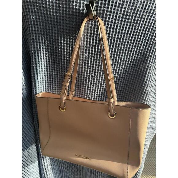 Michael Kors saffiano Leather Tote Blush Beige Taupe Gold Grommet Shoulder Bag - Picture 3 of 3